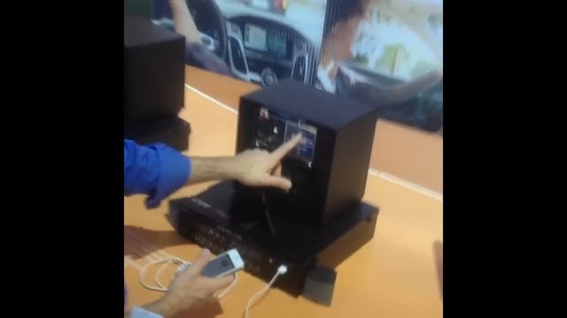 CES 2012 Highlights: Touch Surface, iPad Guitar, 20 Mpg Suitcase, Robot ball and much more смотреть онлайн
