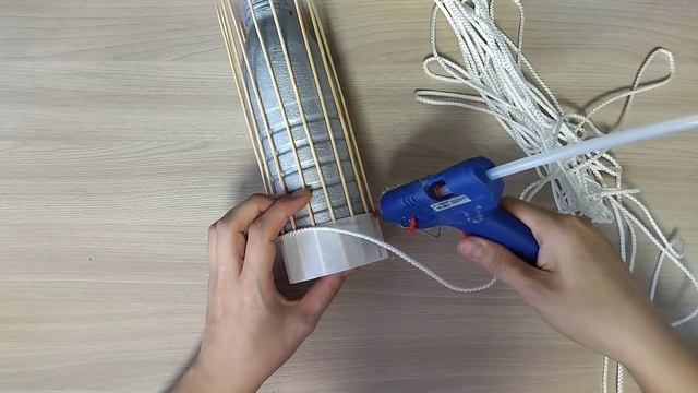 Соединила ПЛАСТИКОВУЮ БУТЫЛКУ от молока и деревянные шпажки. Покажу, что получилось - сможет каждый смотреть онлайн
