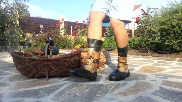СУПЕР САПОГИ С ПРИНТОМ "Золотая лошадь" // Awesome wellie boots with a horse design смотреть онлайн