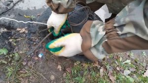 Чистка трубы под мостом с помощью покрышки и ручной лебедки! Устраняем засоры по дренажным канавам!