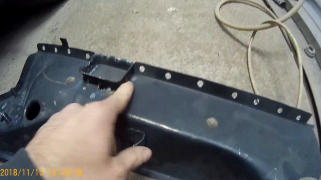 оторвало балку на ваз 2109 .варим рем вставку задего лонжерона смотреть онлайн