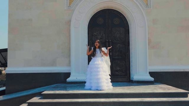 Поздравляю всех с праздником и хочу вам подарить  песню в моем исполнении «Христос Воскрес»