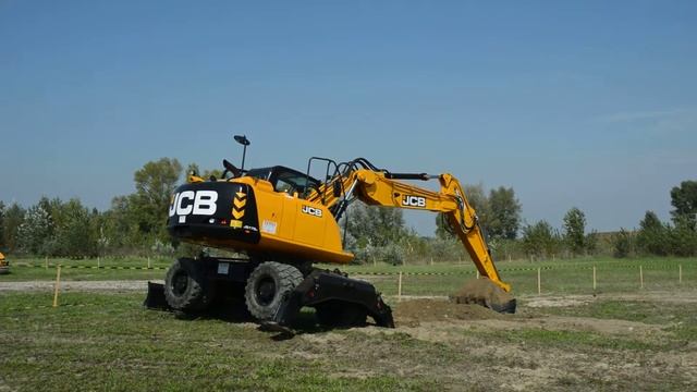 JCB JS 175W, Gumikerekes kotró az ÉBSZ kiállításon, 2014., 140919-1-0278 смотреть онлайн