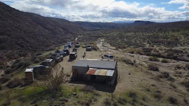 Orbit view of Sears Cabin in Red Rock State Park смотреть онлайн