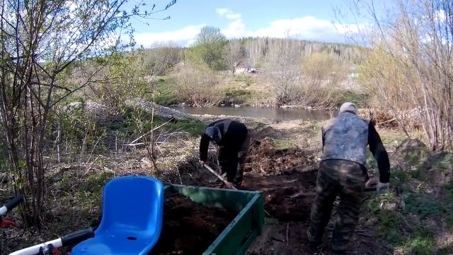 Мотоблок Нева МБ2 + задний адаптер. Поднимаем уровень земли на участке смотреть онлайн