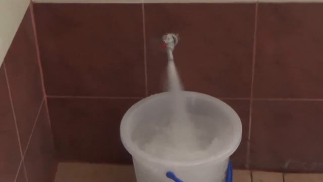 Учимся обливаться холодной водой в Таиланде на острове Самуи смотреть онлайн