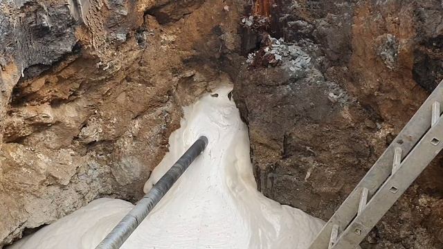 Пилотное бурение по скале с пеной и пневмоударником смотреть онлайн