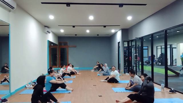 Fit Hub, Mat Pilates Class смотреть онлайн