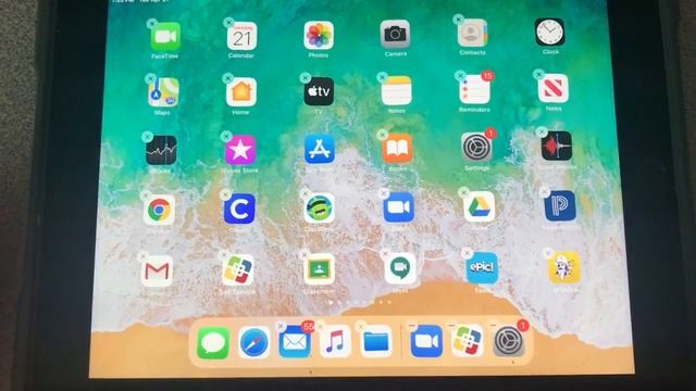 11. iPad - Deleting apps смотреть онлайн