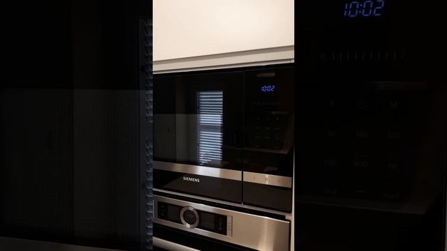 Microondas Siemens BF525LM0 Código de error E-3. No abre la puerta. смотреть онлайн