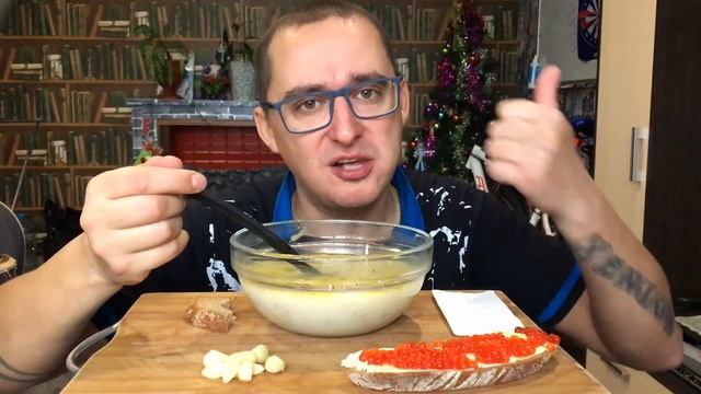 Мукбанг/Mukbang/Суп-лапша/Бутерброд с красной икрой смотреть онлайн