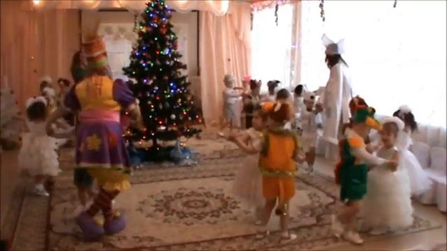 Новогодний праздник средней группы Радуга смотреть онлайн