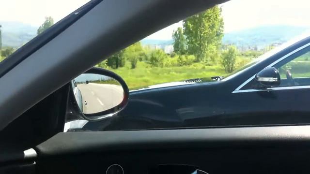 Mercedes CLS VS Mercedes S-class 80-180km Acceleration смотреть онлайн