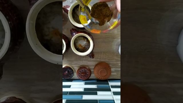 Простой рецепт риса с овощами и подчеревком в горшочках. смотреть онлайн