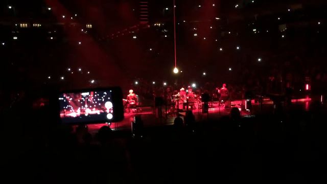 U2 - Intro / The Miracle (Of Joey Ramone) - live @ Mercedes Benz Arena Berlin 2015 смотреть онлайн