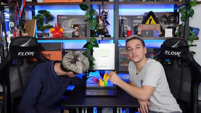 CE PC PORTABLE OLED N'EST PAS TROP CHER ! смотреть онлайн