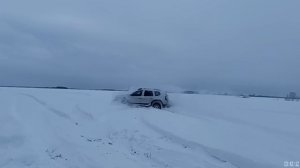 Рено Дастер Дизель, (лифт+чип) ,покоряет заснеженную целину.