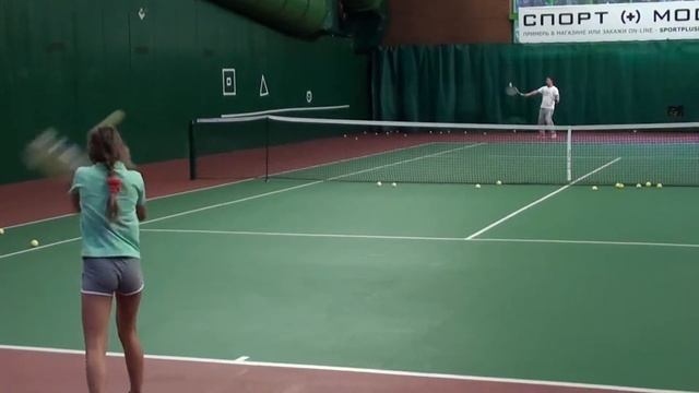 Игра двумя мячами на быстроту реакции. смотреть онлайн