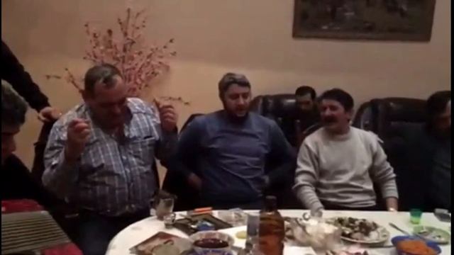 Поговори со мною, мама | поют взрослые цыгане на застолье под аккордеон смотреть онлайн