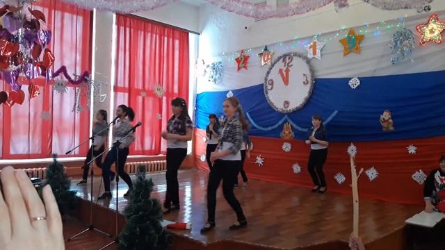 Танец под песню До Ре Ми смотреть онлайн