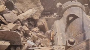 Строительство, крушим щебень