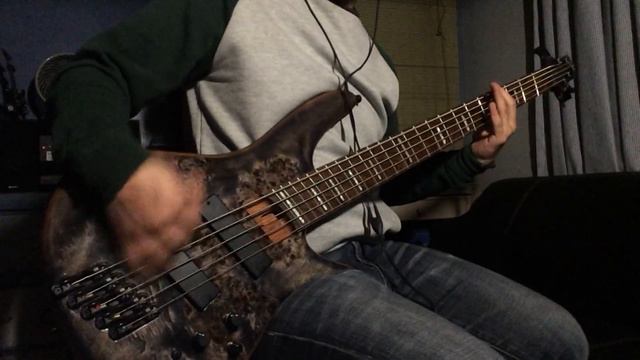 Trivium - Kirisute gomen | Bass cover смотреть онлайн