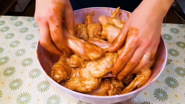 Куриные крылышки, запечённые в духовке, вкуснее не бывает!!!! смотреть онлайн