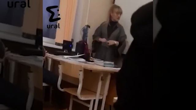 Учительница из Берёзовского влепила мальчику пощёчину и порвала тетрадь за обращение на "ты". смотреть онлайн