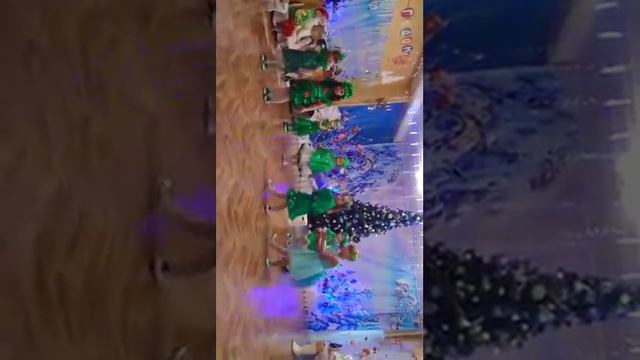 Танец елочек(1) смотреть онлайн