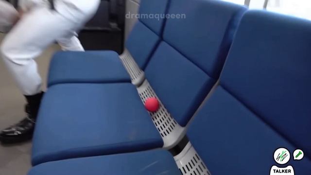 Чанбин ведет себя (не)адекватно на протяжении 5 минут