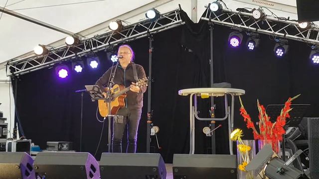 Lasse Ingebrigtsen - Tougher Than the Rest (Bruce Springsteen-cover) смотреть онлайн