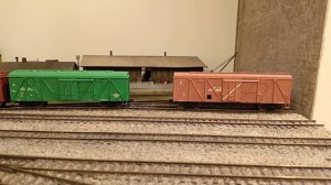 Модели вагонов 11-066 а масштабе 1:87 производства Bergs принимают в компанию вагон от MODIMIO