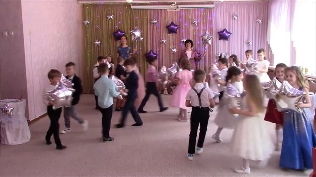 вход со звездами на выпускной смотреть онлайн