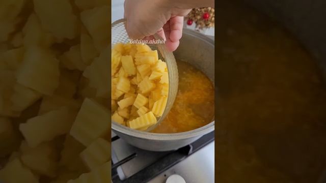 СУП С ФРИКАДЕЛЬКАМИ | Рецепт комментарииде #фрикадельки #суп смотреть онлайн