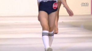 Позирование юной китайской модели