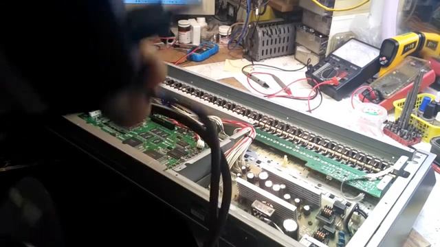 YAMAHA MOTIF 6 PIANO repair смотреть онлайн