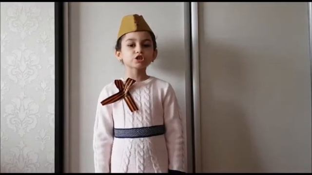 Отрывок стихотворения "Я не герой" смотреть онлайн