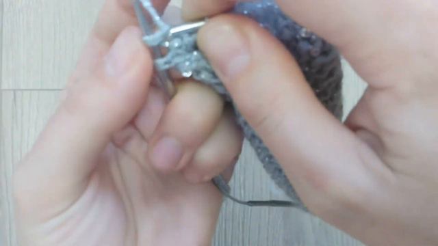 Эффектная повязка на весну спицами смотреть онлайн