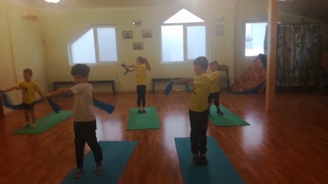 Акробатика разминка-растяжка старшая группа смотреть онлайн