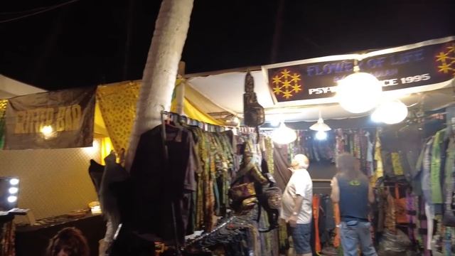 GOA - 2021 | GOA'S *NEW* FRIDAY NIGHT MARKET | FLEA MARKET | GOA VLOG | THE GOA COLLECTIVE BAZAAR | смотреть онлайн