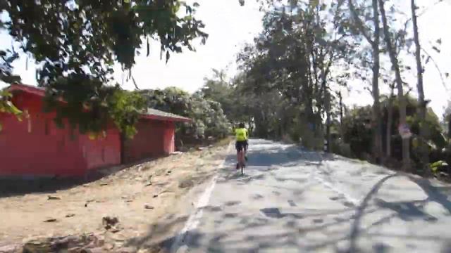 Велопоездка в Lamphun. Живописная дорога вдоль реки PING смотреть онлайн