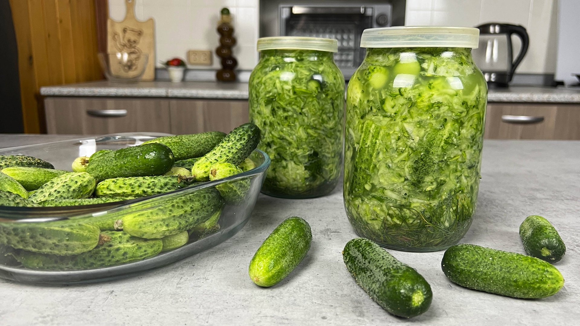 Не выбрасывайте переросшие огурцы! Универсальная заготовка из переросших огурцов на зиму без уксуса смотреть онлайн