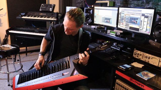 Musiclab realguitar and real lpc first impressions! OMG, blew my mind! смотреть онлайн