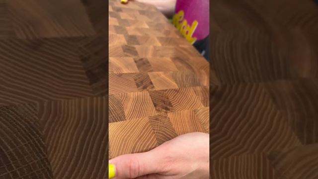 Массивная торцевая разделочная доска из дуба и ясеня смотреть онлайн