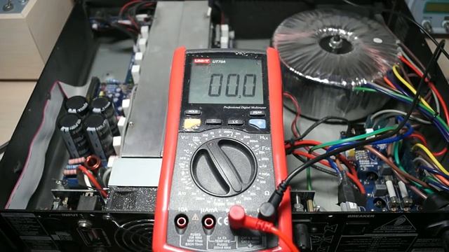 Профессиональный усилитель Behringer: подходит ли он для дома? )