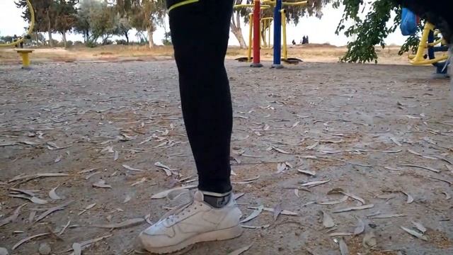 Как накачать ноги и попу? Комплекс упражнений для девушек без тренажеров. смотреть онлайн