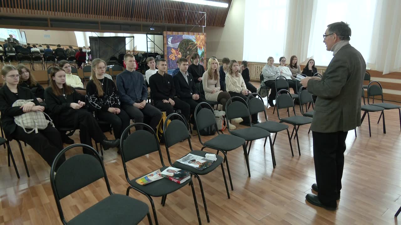 Сегодня в областном центре на Фестивале «Читай, Кострома!» читатели встретились с писателями