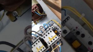 Реверс с переключением со звезды на треугольник. + Принципиальная схема