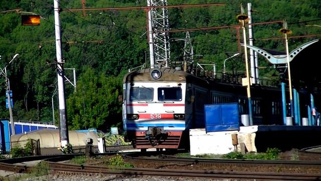 Городская электричка на Выдубичах