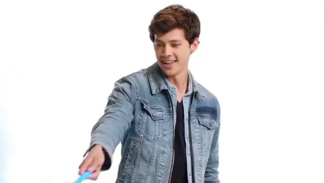 Matt Cornett’s Disney Channel Wand Intro смотреть онлайн